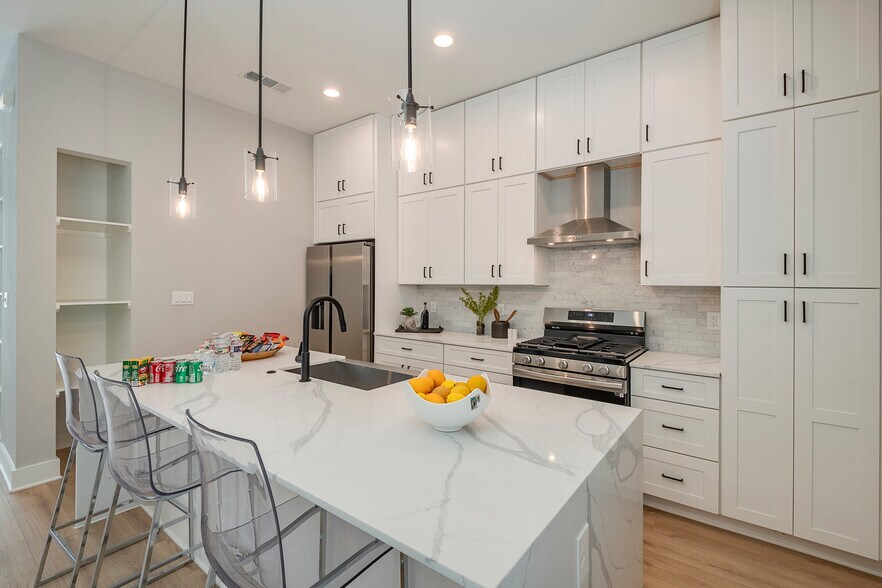 More Photos Of 1423 N Carroll Ave, Dallas Apartments For Sale