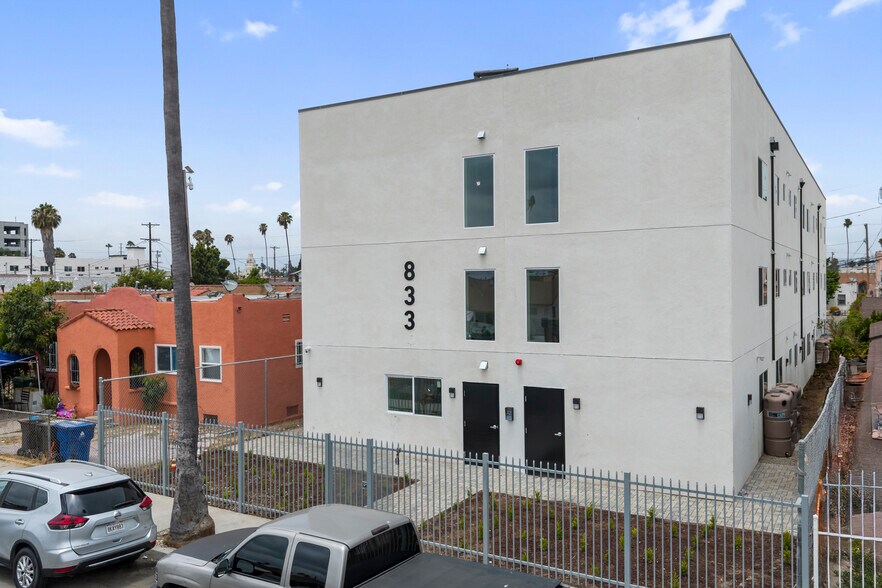 More Photos Of 833 W 84th St, Los Angeles Apartments For Sale