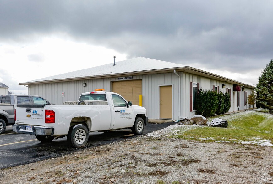 More Photos Of 3726 Fortune Blvd, Saginaw Office For Sale