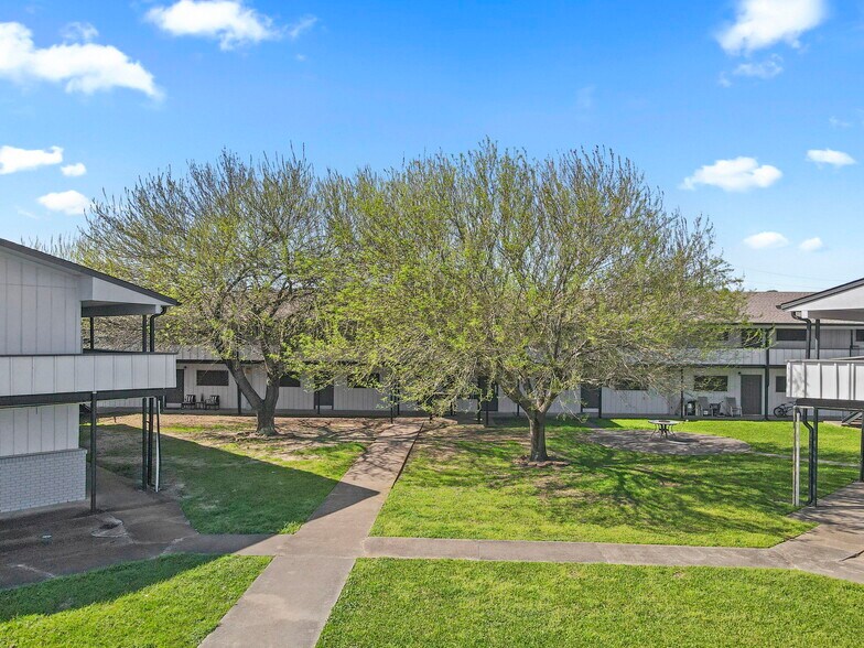 More Photos Of 2345 Nall St, Port Neches Apartments For Sale