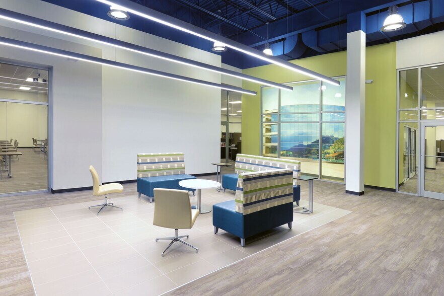 More Photos Of 807-819 E Hwy 60, Monett General Retail For Sale