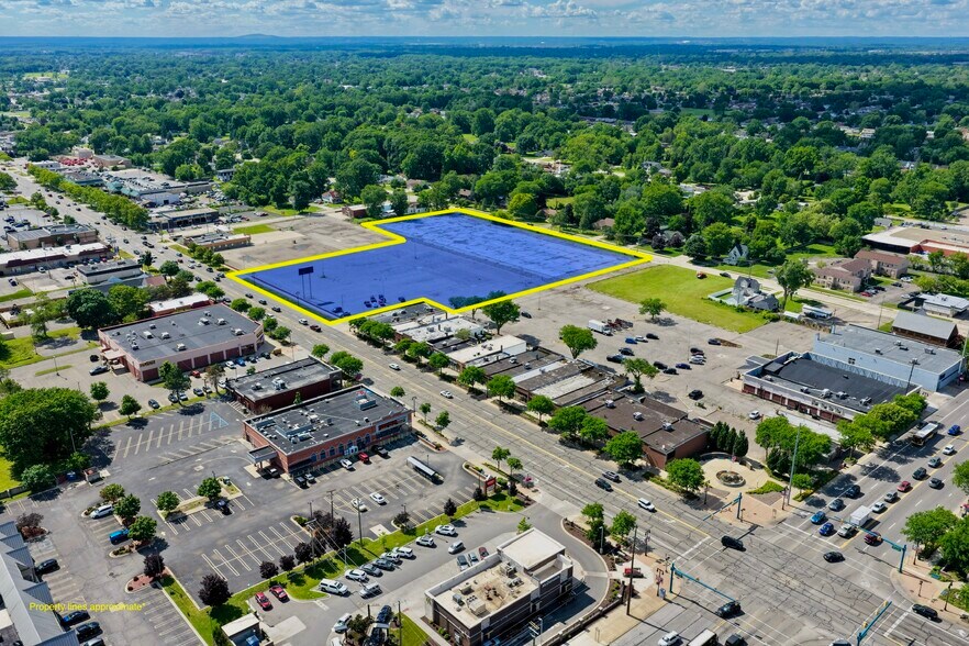 More Photos Of 29600 Ford Rd, Garden City Land For Lease
