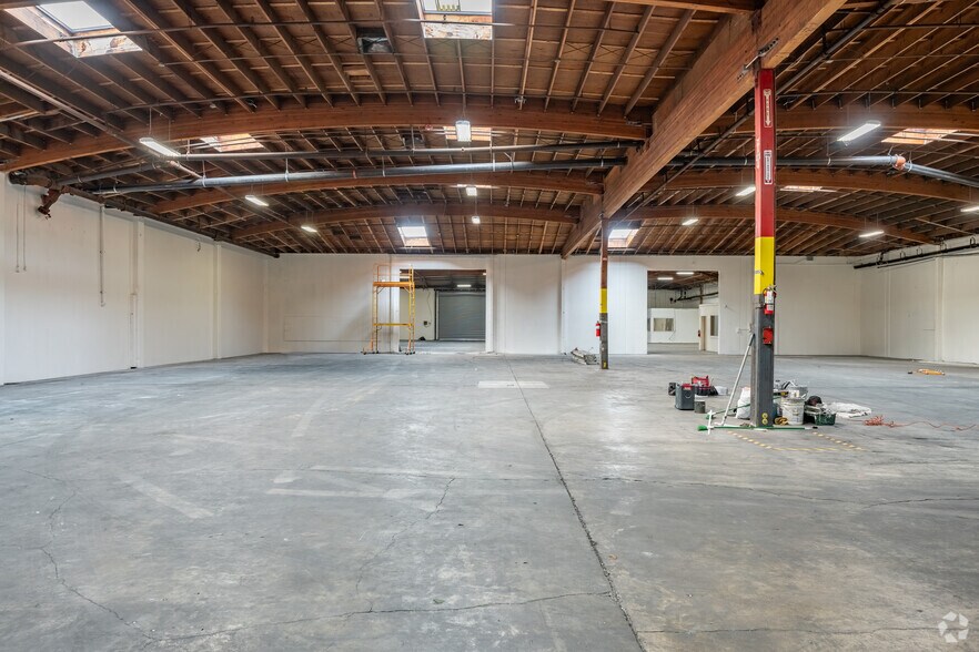 More Photos Of 210 Classic Ct, Rohnert Park Warehouse For Lease