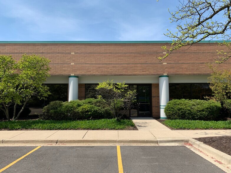 More Photos Of 201 Hansen Ct, Wood Dale Flex For Lease