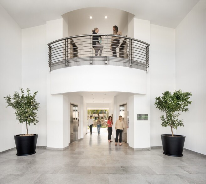 More Photos Of 2888 Loker Ave E, Carlsbad Coworking Space