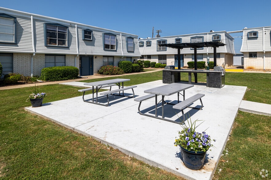 More Photos Of 605 Higdon Ferry Rd, Hot Springs Apartments For Sale