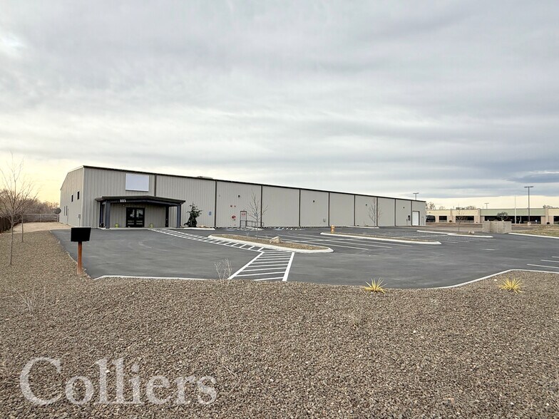 Primary Photo Of 805 Parkcentre Way, Nampa Warehouse For Lease