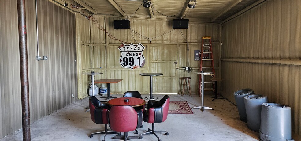 More Photos Of 701 N Martin Luther King Jr Hwy, Mexia Restaurant For Sale
