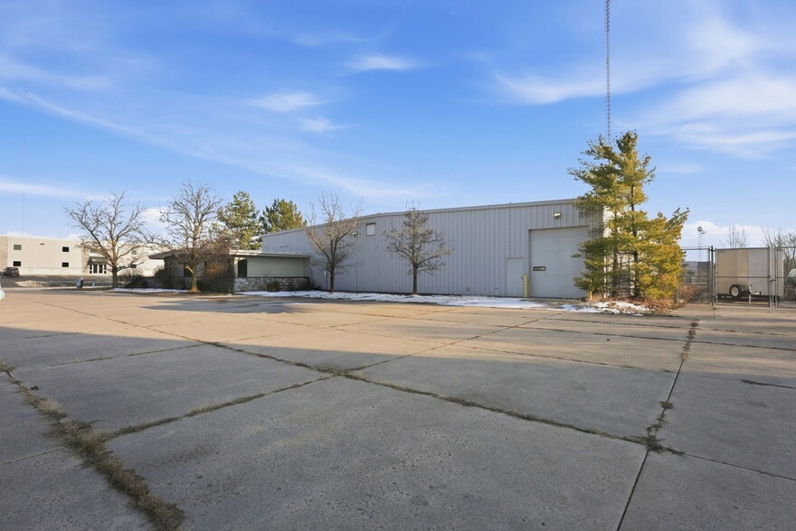 More Photos Of 3209 Clearfield Ct, Fort Wayne Warehouse For Sale