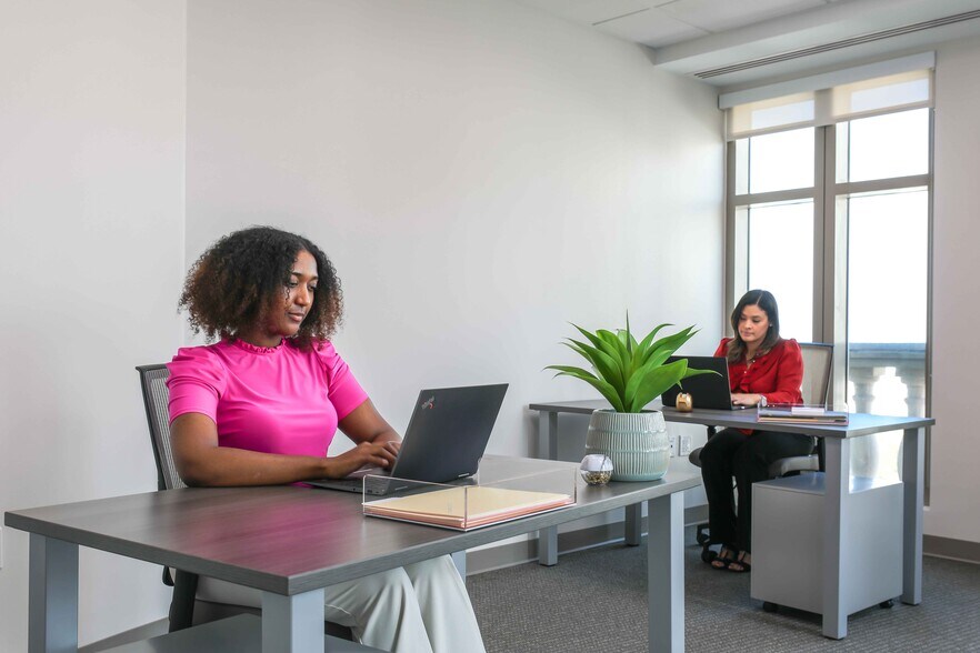 More Photos Of 121 Alhambra Plz, Coral Gables Coworking Space