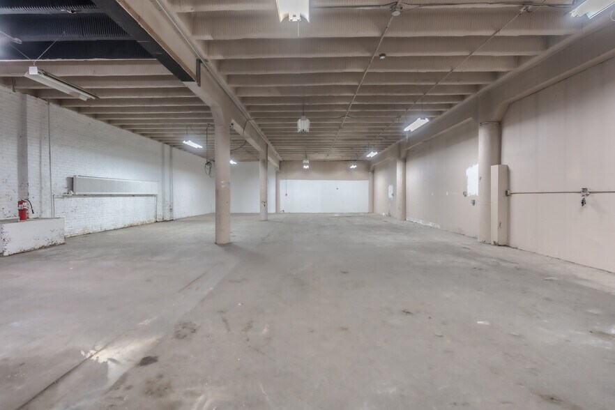 More Photos Of 1518 W Walnut St, Allentown Light Distribution For Lease