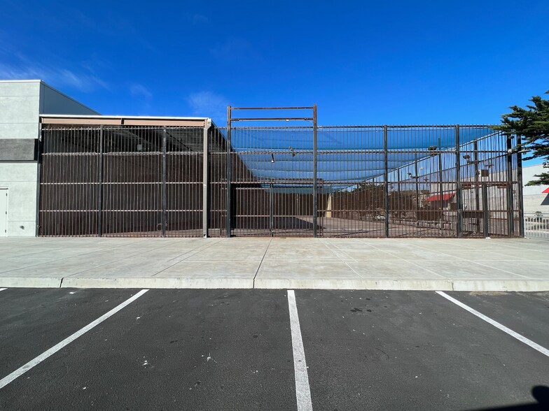 More Photos Of 800-990 Playa Ave, Seaside Unknown For Lease