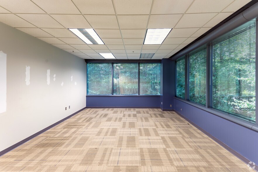 10101 David Taylor Dr, Charlotte, NC 28262 Office For Lease