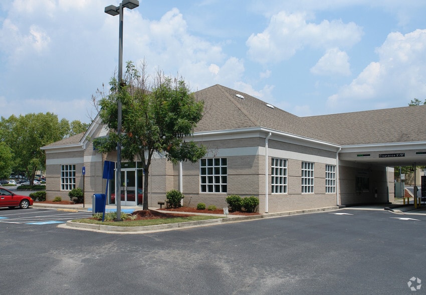 Primary Photo Of 8721 Roswell Rd, Atlanta Bank For Sale