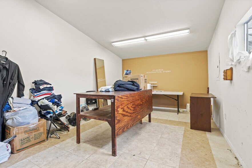 More Photos Of 48600 Via Vaquero, Temecula Industrial For Lease