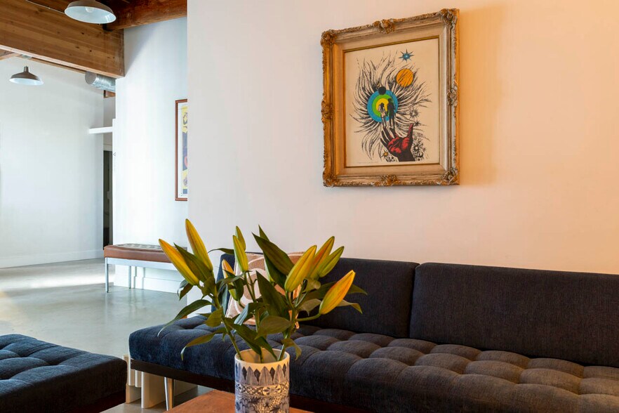 More Photos Of 5908 Barton Ave, Los Angeles Loft Creative Space For Lease