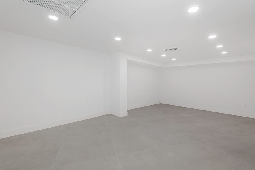 More Photos Of 5401 Collins Ave, Miami Beach Apartments For Sale