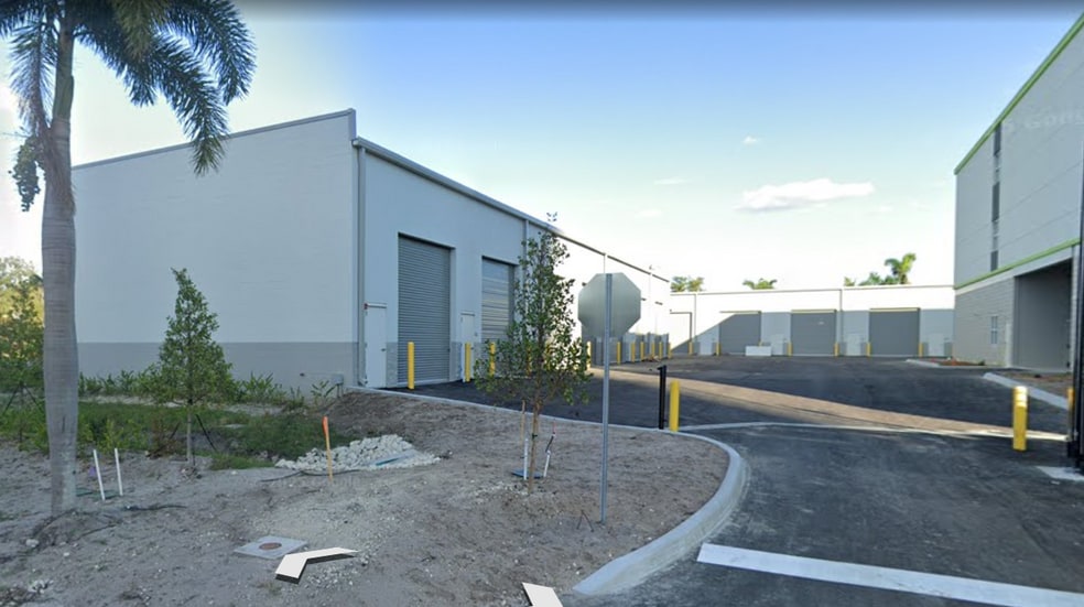 More Photos Of 3031 Palm Beach Blvd, Fort Myers Warehouse For Lease