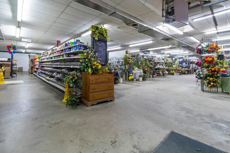 More Photos Of 2551 Tobey Dr, Indianapolis Warehouse For Sale