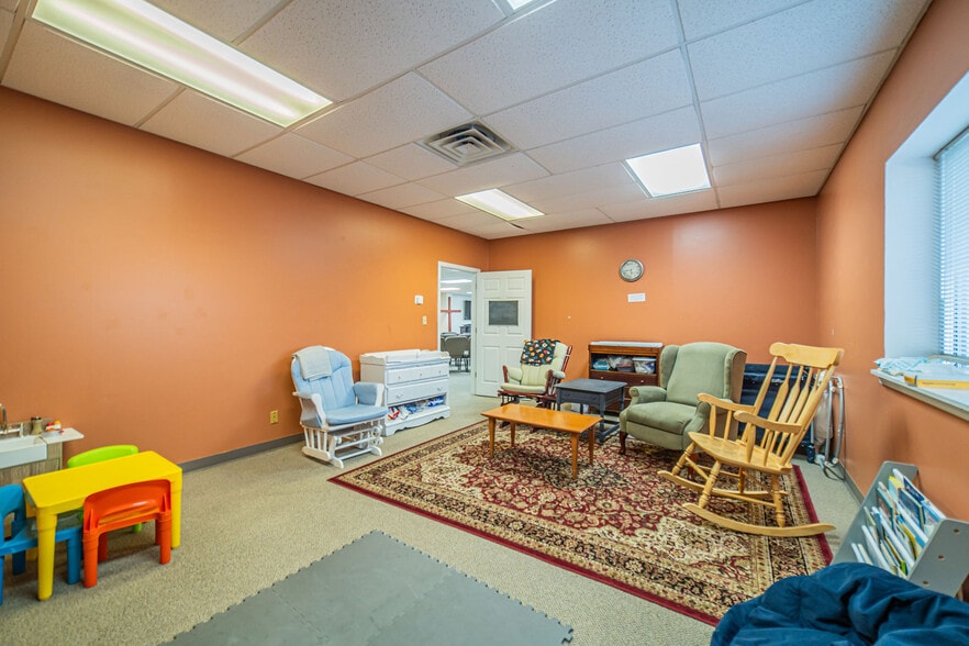 More Photos Of 3530 Park Plaza Rd, Paducah Flex For Lease