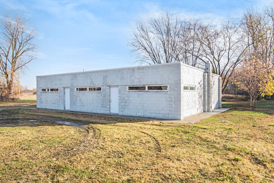 More Photos Of 1124 N Saginaw St, Durand Warehouse For Sale