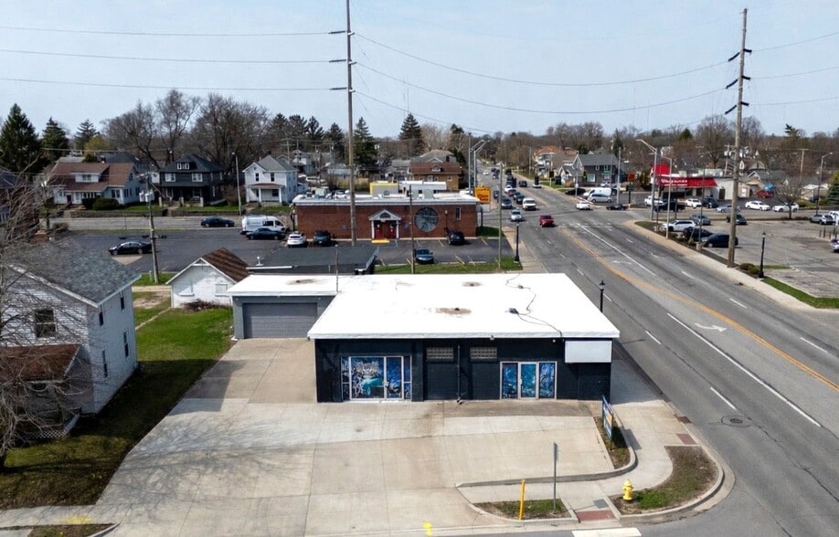 Primary Photo Of 301 W State Blvd, Fort Wayne Freestanding For Sale