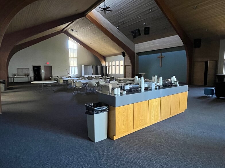 More Photos Of 6595 Cascade Rd SE, Grand Rapids Religious Facility For Lease