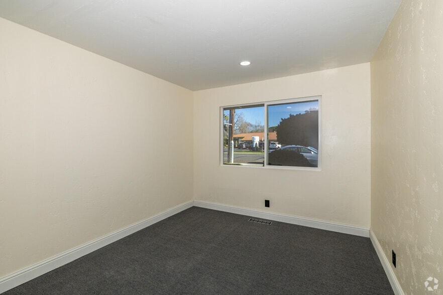 More Photos Of 3625 Mission Ave, Carmichael Medical For Lease