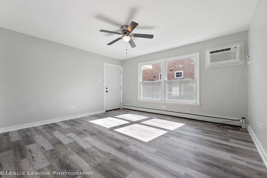 More Photos Of 7653 S Roberts Rd, Bridgeview Apartments For Sale
