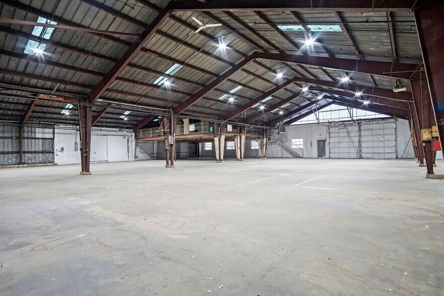 More Photos Of 1639 NW 5th St, Oklahoma City Manufacturing For Sale