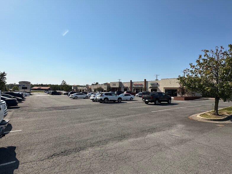 More Photos Of 2792-2800 S 2nd St, Cabot Unknown For Lease