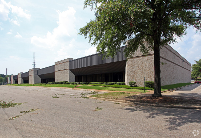 Primary Photo Of 4450 S Mendenhall Rd, Memphis Light Distribution For Lease