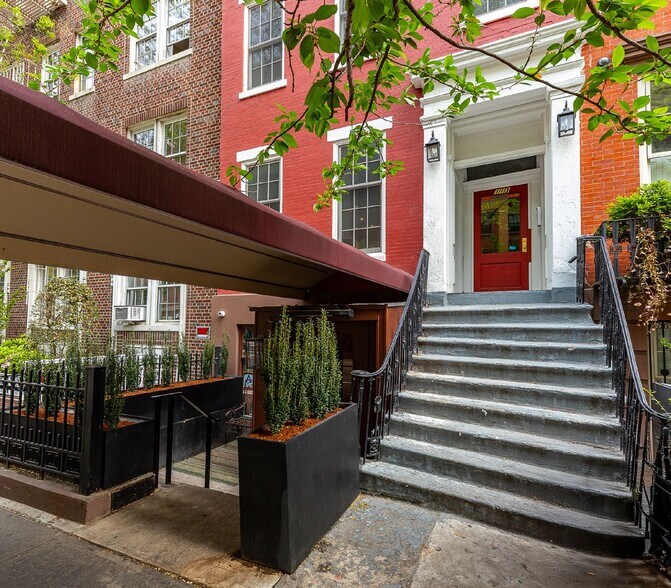 More Photos Of 113 W 13th St, New York Apartments For Sale
