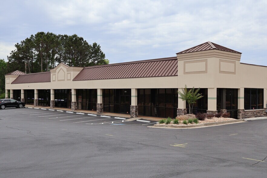 Primary Photo Of 394 Glynn St N, Fayetteville Storefront For Lease