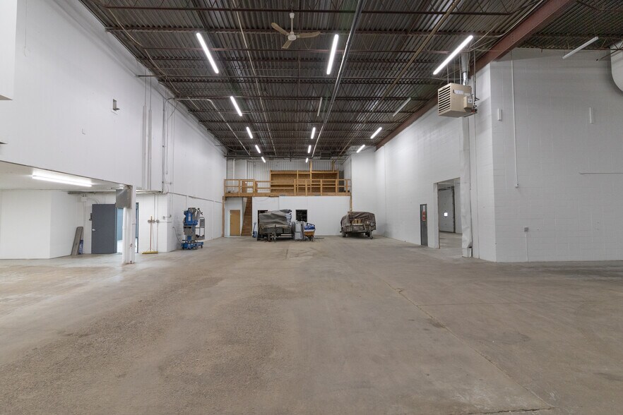 More Photos Of 3501 23rd St NE, Calgary Warehouse For Lease