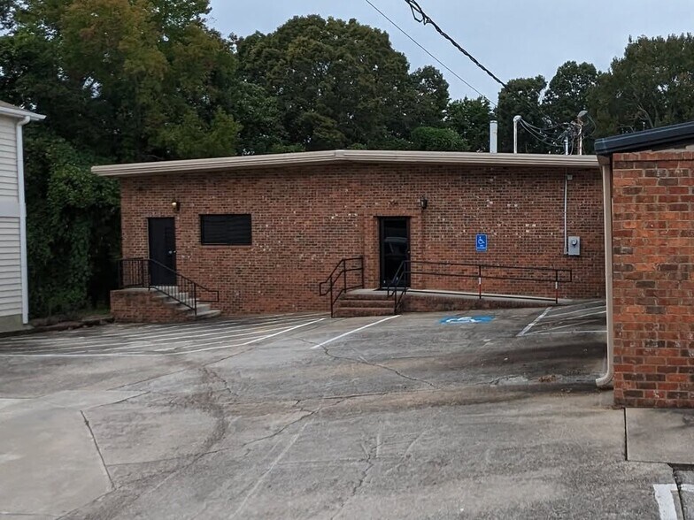 Primary Photo Of 712 Oak St, Gainesville Coworking Space