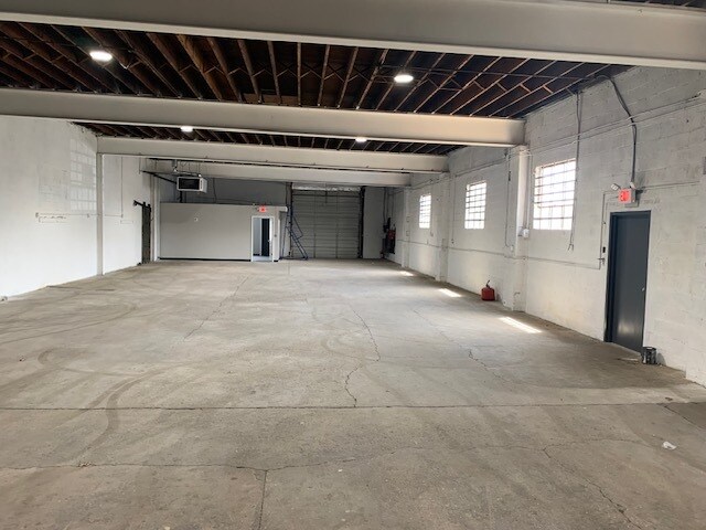 More Photos Of 1611 Pennsylvania Ave, Linden Distribution For Lease