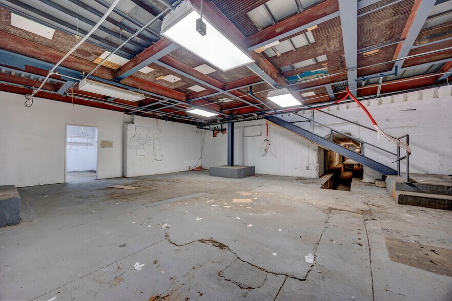 More Photos Of 206 N Benton St, Kennewick Warehouse For Lease