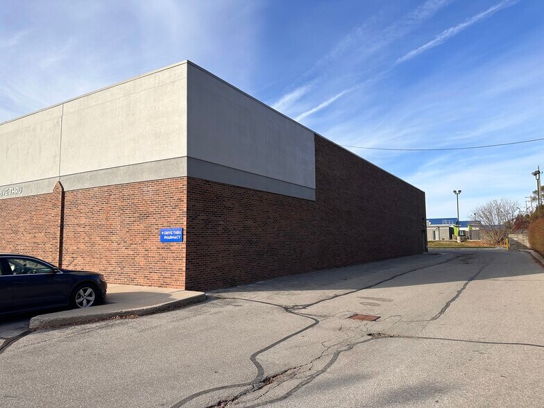 More Photos Of 939 Us Highway 31 S, Traverse City Drugstore For Sale