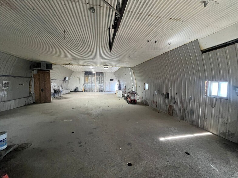 More Photos Of 6591 Fernbank Rd, Ottawa Warehouse For Lease