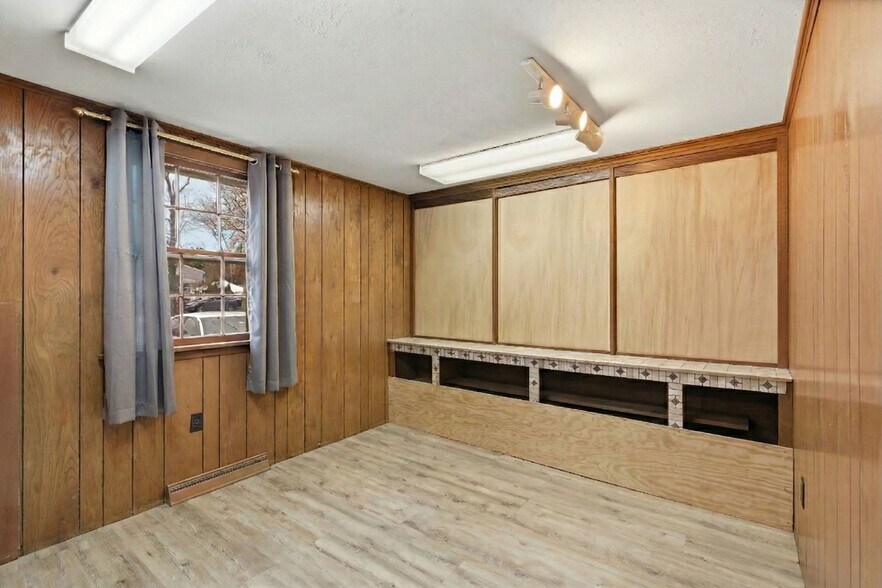 More Photos Of 213 Lacey Rd, Forked River Medical For Sale