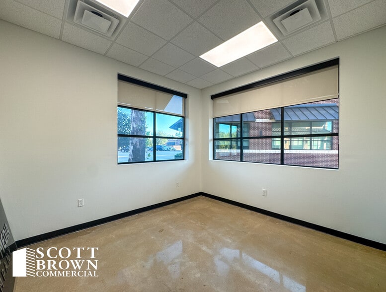 More Photos Of 2411-2421 Fort Worth Dr, Denton Medical For Lease