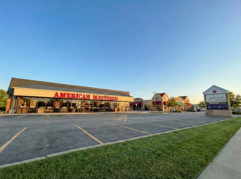 More Photos Of 35 E Golf Rd, Hoffman Estates Freestanding For Lease