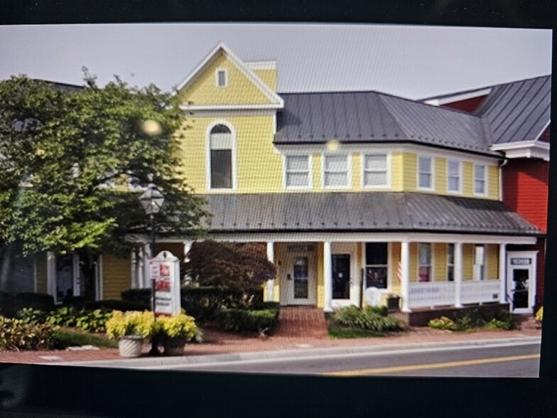 Primary Photo Of 10387 Main St, Fairfax Office For Lease