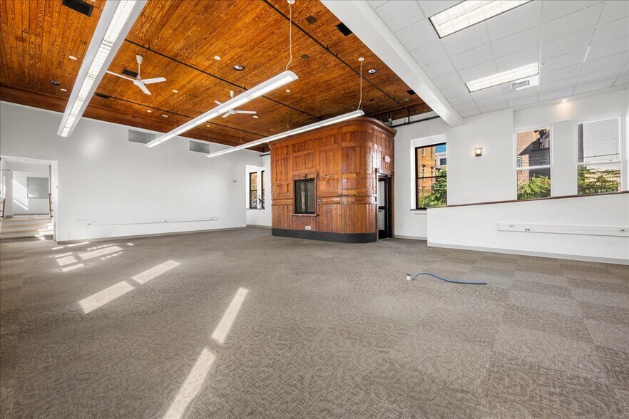 More Photos Of 10 Railroad Pl, Norwich Flex For Lease