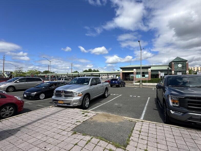 More Photos Of 150-158 Main St, Hempstead General Retail For Sale