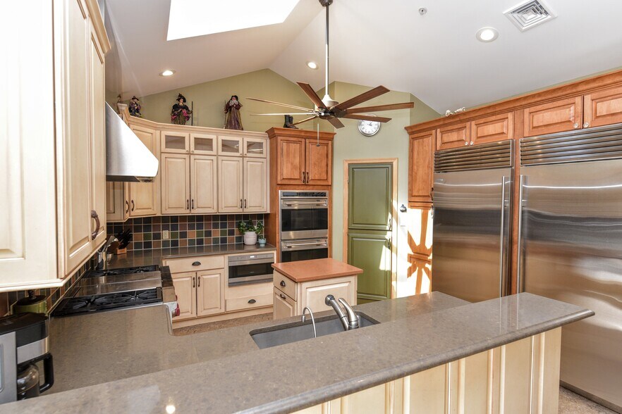 More Photos Of 455 Newark Pompton Tpke, Wayne Office Residential For Lease