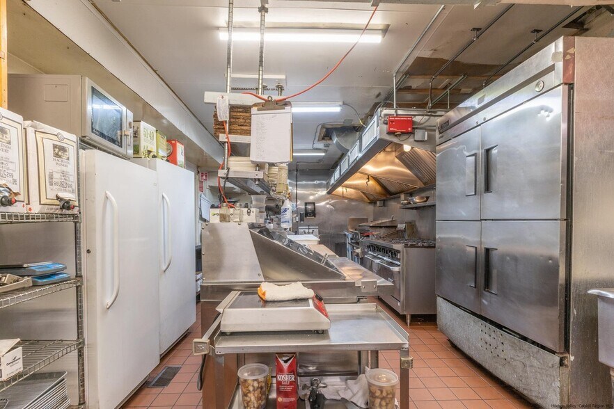 More Photos Of 17 Mill Hill Rd, Woodstock Restaurant For Sale