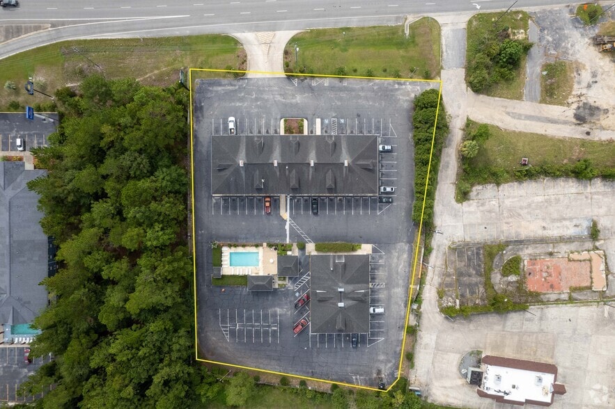 More Photos Of 205 N Highway 301, Jesup Hotel For Sale