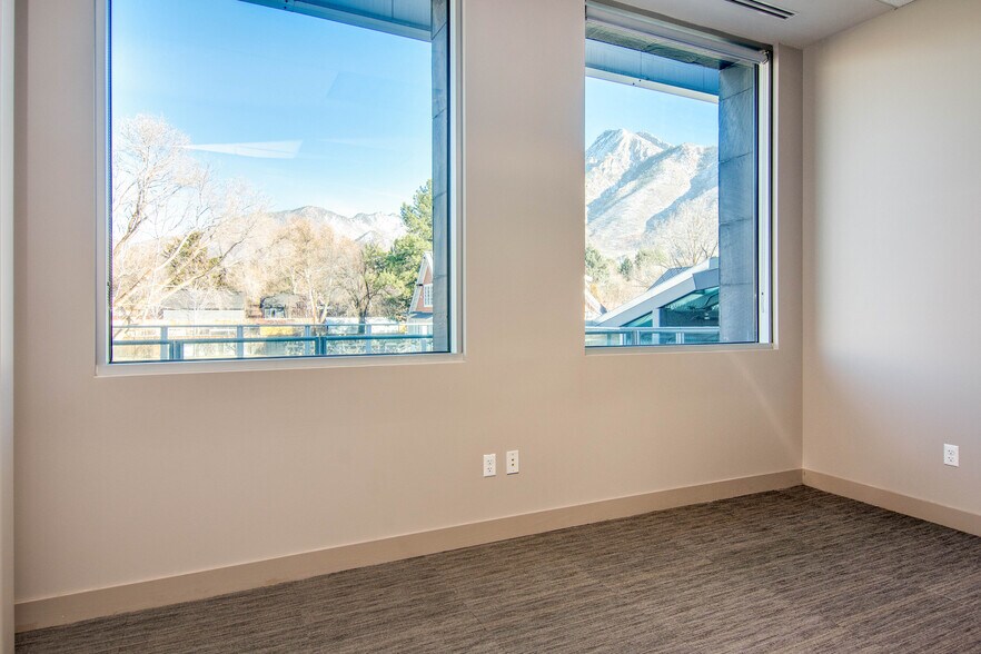 More Photos Of 4725 Holladay Blvd, Salt Lake City Office For Lease
